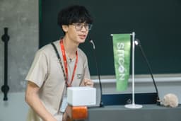 Yi-Cian Huang